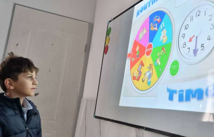 تمرین جمله‌سازی با daily routine 5