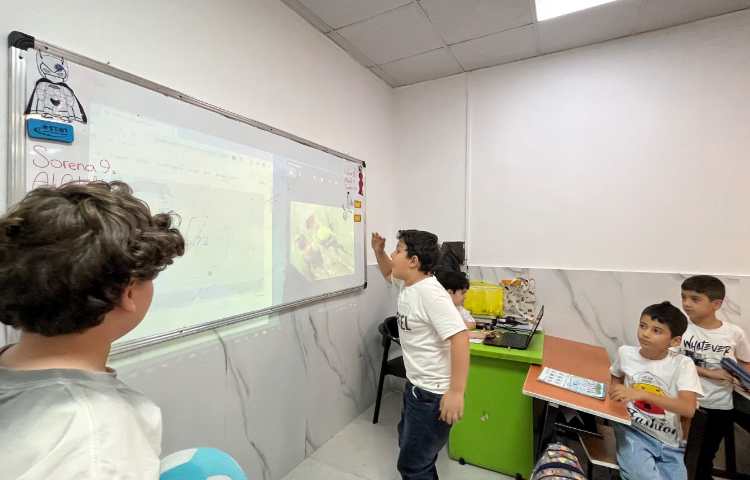 تمرین جمله‌سازی با Actions