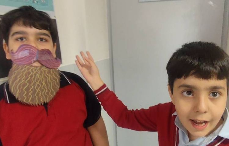 تمرین جمله سازی درباره‌ی ویژگی‌های ظاهری افراد در زنگ General 4