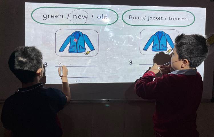 تمرین جمله‌سازی و دیکته با انجام فعالیت‌های مختلف-زنگ زبان عمومی 3