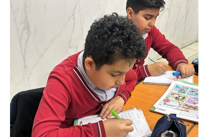 تمرین جمله‌سازی و مقایسه‌ی دو تصویر-زنگ زبان عمومی 1