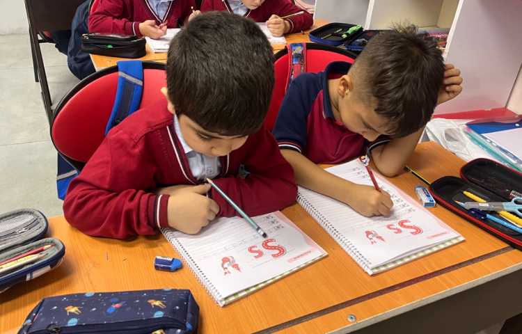 تمرین Letter Formation حرف Ss