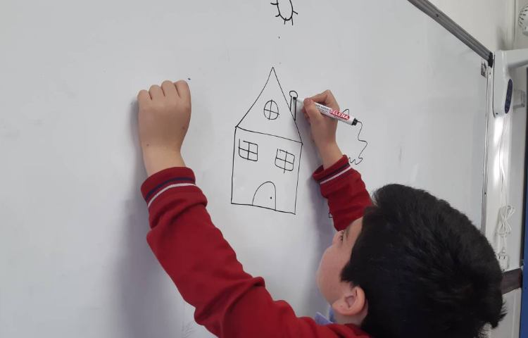 تمرین حروفِ اضافه‌ی مکان-زنگ زبان عمومی