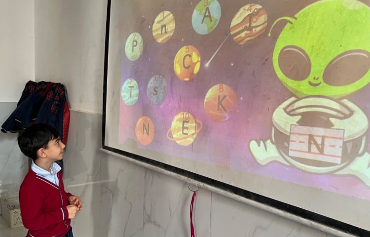 تمرین action حروف با بازی پاورپوینتی 2