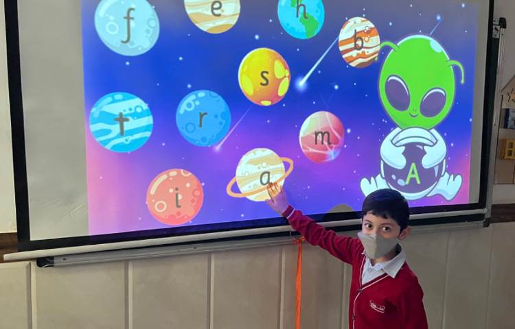 تمرین حروف Ss/ Aa/ Tt/ Ii با بازی پاورپوینتی 4