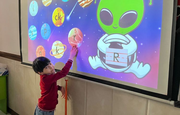 تمرین action حروف با بازی پاورپوینتی 4