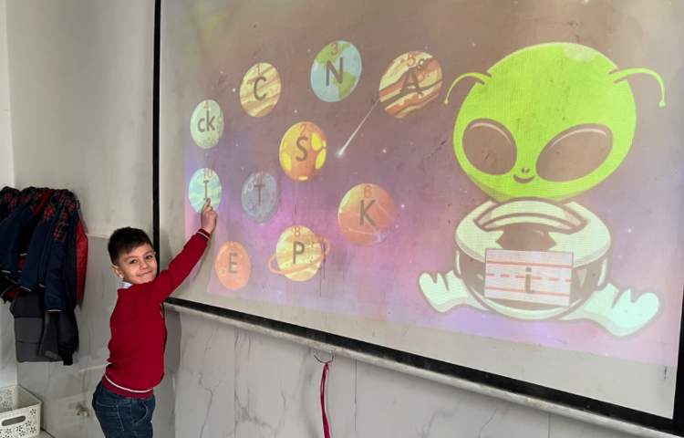 تمرین action حروف با بازی پاورپوینتی 4