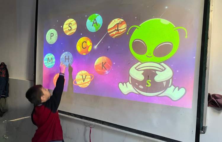 تمرین حروف Ss/ Aa/ Tt/ Ii با بازی پاورپوینتی