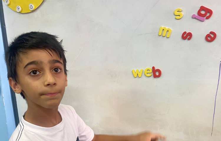 تمرین حروف و صداهای آن ها با بازی 1