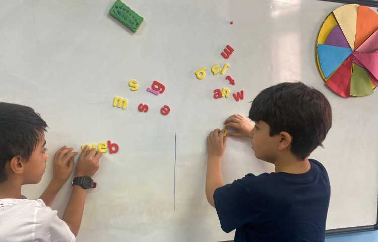 تمرین حروف و صداهای آن ها با بازی 3