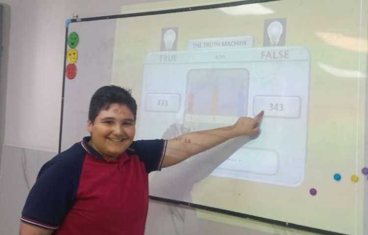 تمرین خواندن اعداد سه رقمی از روی چرتکه در زنگ Math 3