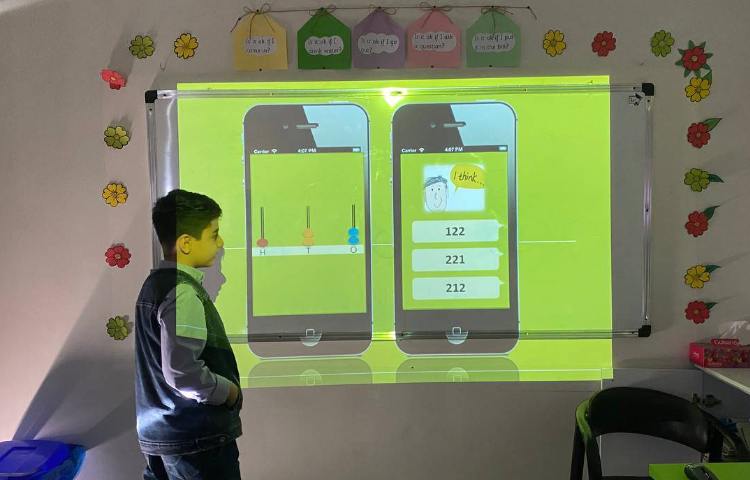 تمرین خواندن اعداد سه رقمی در کلاس Math 2