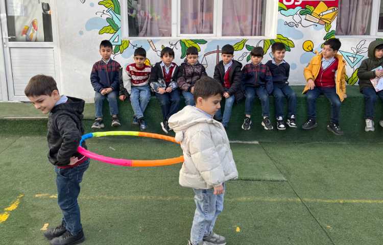 تمرین خواندن مثال‌های صدای ai و حرف Yy 2