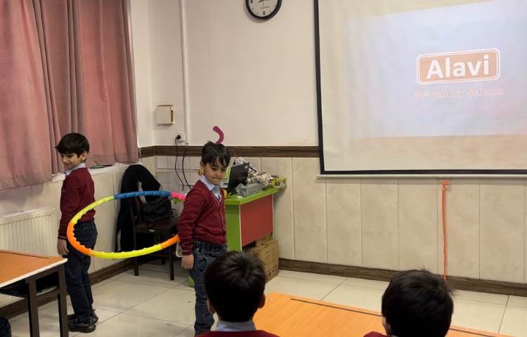 تمرین خواندن مثال‌های صدای ai و حرف Yy 3