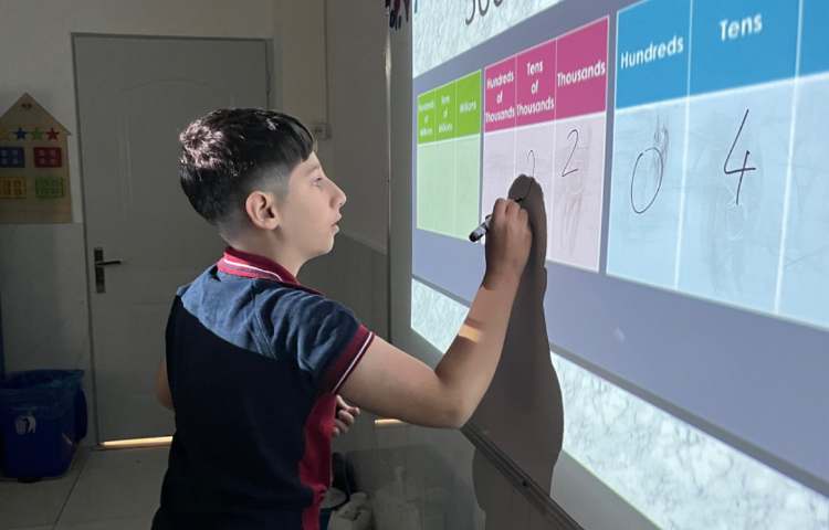 تمرین خواندن و نوشتن اعداد بزرگ-زنگ Math 1