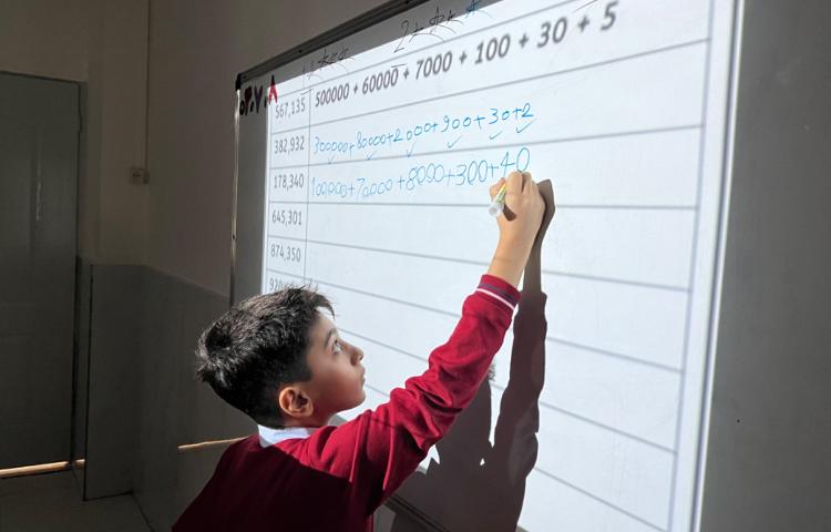 تمرین خواندن و نوشتن و گسترده نویسی اعداد نه رقمی-زنگ Math 2