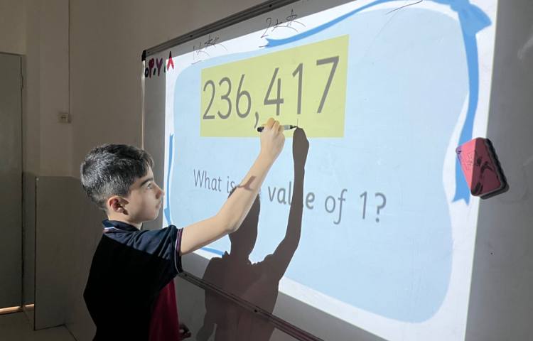 تمرین خواندن و نوشتن و گسترده نویسی اعداد نه رقمی-زنگ Math 6