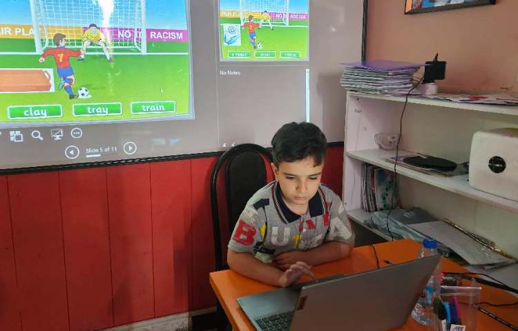 Phonics , تمرین خواندن و نوشتن کلمات و جملات با استفاده از بازی آنلاین 1