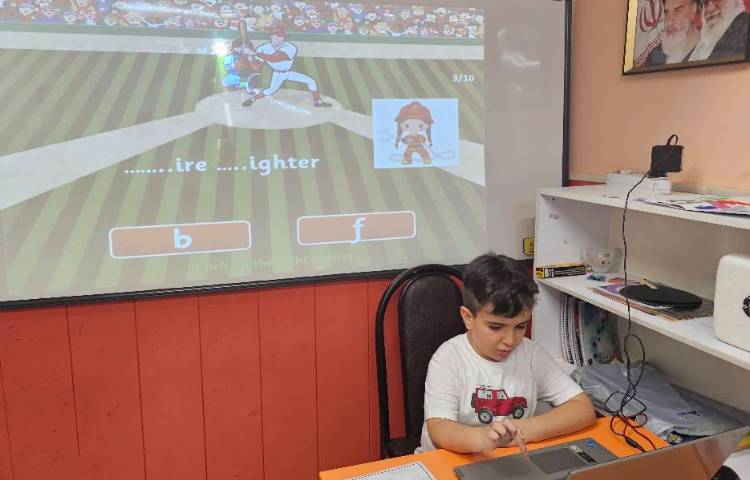 Phonics , تمرین خواندن و نوشتن کلمات و جملات 1