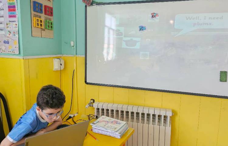 Phonics , تمرین خواندن و نوشتن کلمات و جملات 8