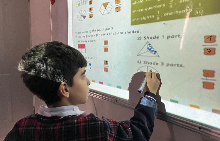 تمرینِ خواندن کسرها-زنگ Math 7