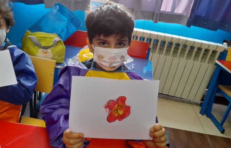 ::تمرین دست ورزی با رنگ انگشتی به انگلیسی، کلاس شاپرک 1