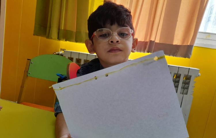 :تمرین دست ورزی با کاغذ و کاموا با شمارش اعداد به انگلیسی، کلاس بادبادک