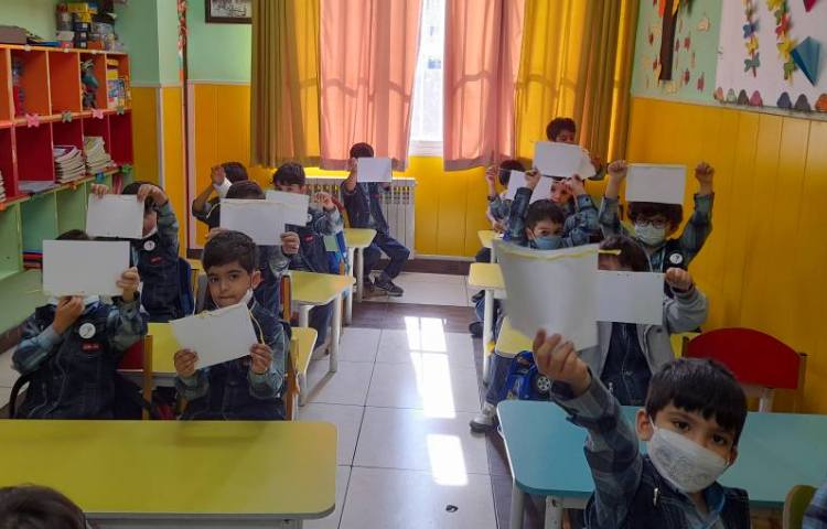 :تمرین دست ورزی با کاغذ و کاموا با شمارش اعداد به انگلیسی، کلاس بادبادک 2