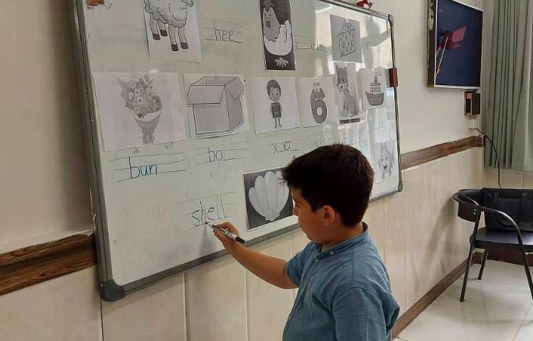 تمرین دیکته به صورت پای تخته ای 3