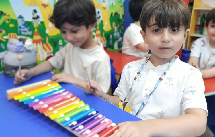 تمرین رنگ‌های انگلیسی با بلز 2