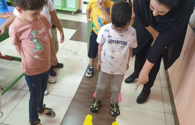 تمرین رنگ ها با بازی و تقویت مهارت های حرکتی 1