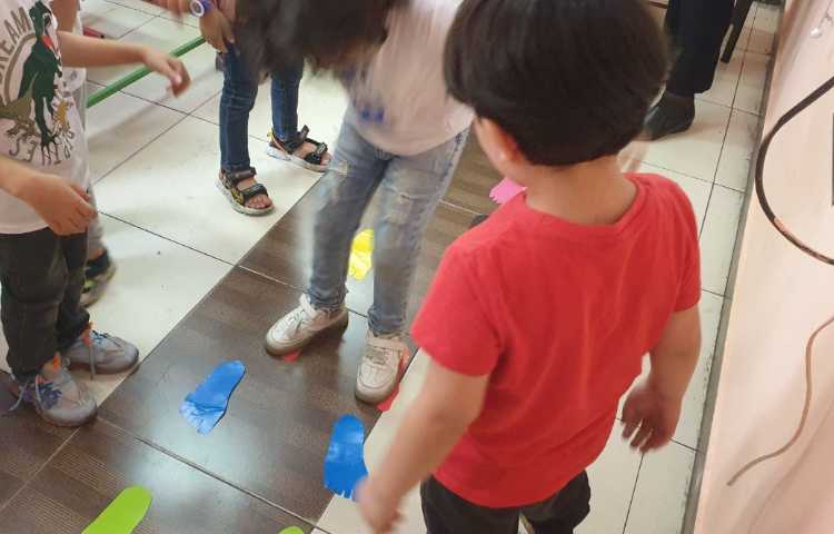 تمرین رنگ ها با بازی و تقویت مهارت های حرکتی 5