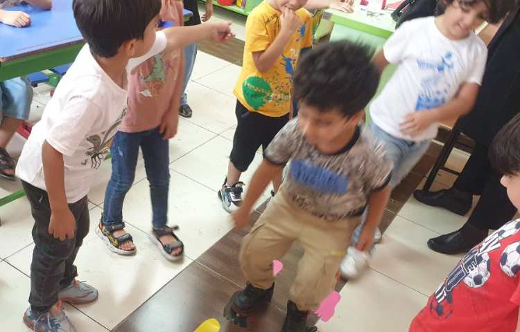 تمرین رنگ ها با بازی و تقویت مهارت های حرکتی 6