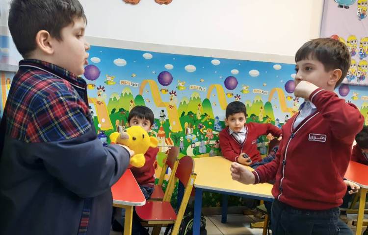 تمرین روتین صبحگاهی به زبان انگلیسی با پانتومیم 2