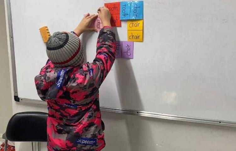 تمرین روخوانی و blending با انجامِ بازی Domino 2