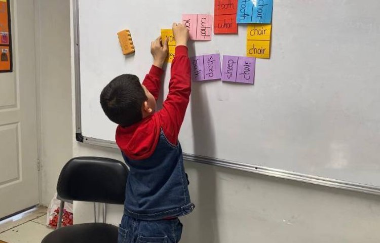 تمرین روخوانی و blending با انجامِ بازی Domino