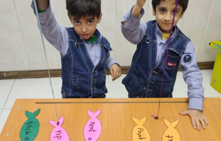 تمرین روخوانی و blending با بازی ماهیگیری 1