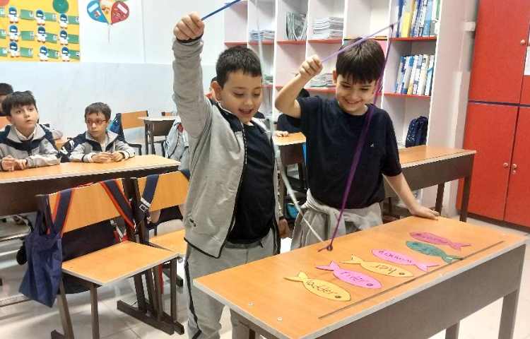 تمرین روخوانی و blending با بازی ماهیگیری 2