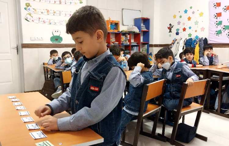 تمرین روخوانی و blending با حرف Ee 2