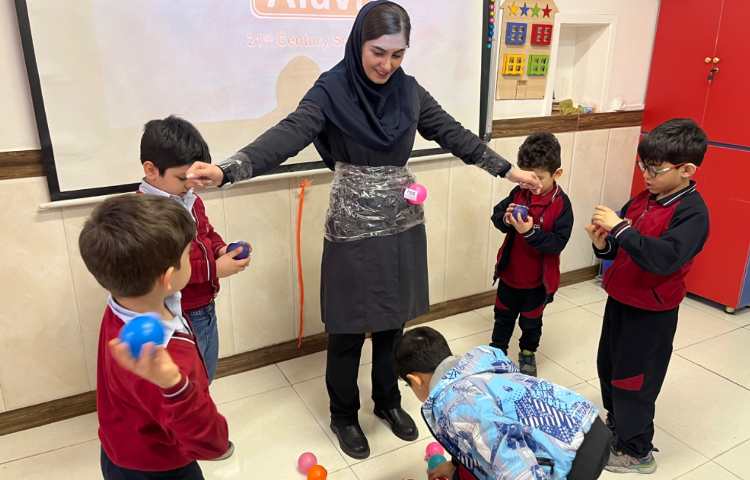 تمرین روخوانی و blending لغات با بازی