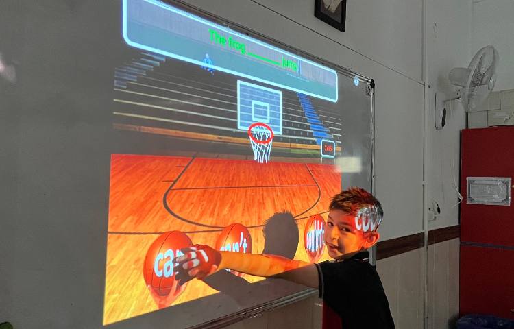 تمرین ساختار can/can't با بازیِ پاورپوینتی 3