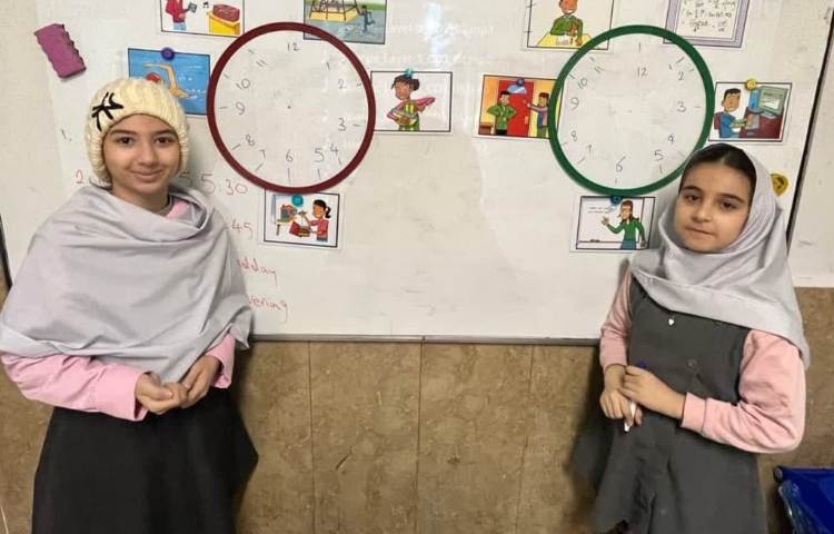 تمرین ساعت و ساخت جمله درباره کارهای روزمره 1