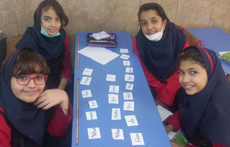 تمرین سوالی کردن جملات از طریق بازی با کارت 1