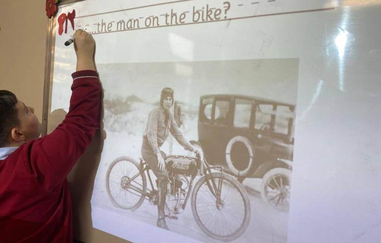 تمرین سوال سازی با was/ were/ weren't/ wasn't 3