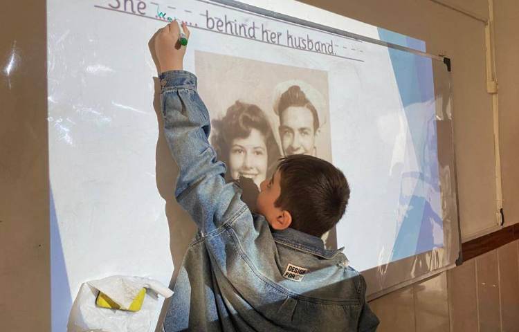 تمرین سوال سازی و جمله‌سازی با was/ were/ weren't/ wasn't 1