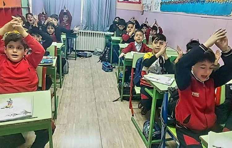 تمرین شعرخوانی پسرای گل (شعر من هنرمندم) 1