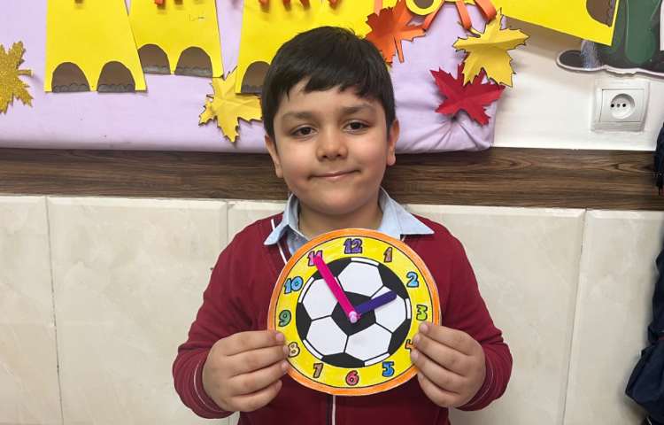 تمرین شعر Hickory Dickory Duck با کاردستی زبان‌آموزان