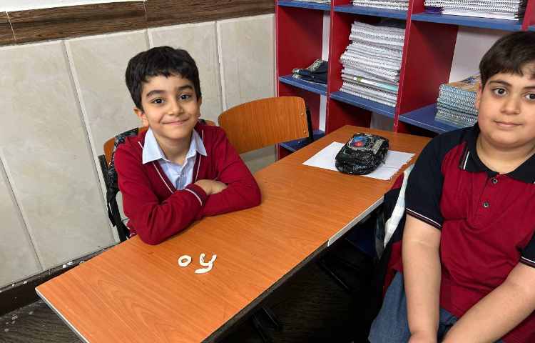 تمرین Letter Formation صدای oy با خمیر بازی 4