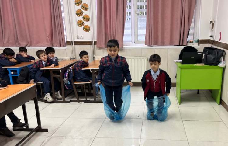 تمرین صدا و action حروف Cc/ Kk 3