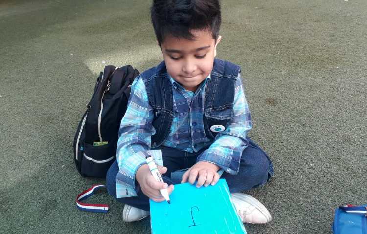 :تمرین طرز نوشتن Jj با نمک و بازی تاس